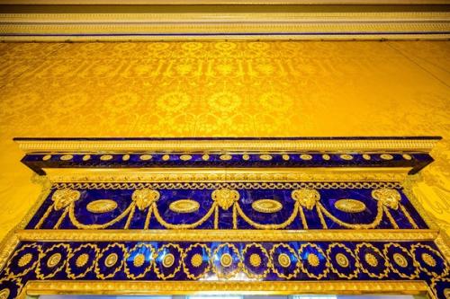 Лионский зал.  Шёлк. 01