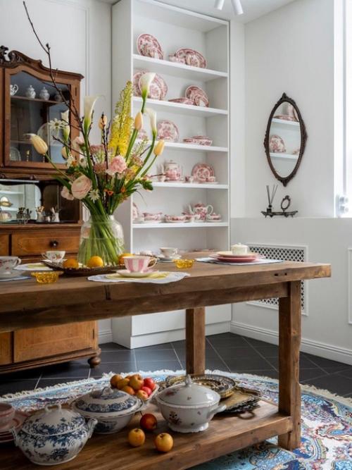 Винтаж и свет: интерьер магазина посуды в Петербурге. 06