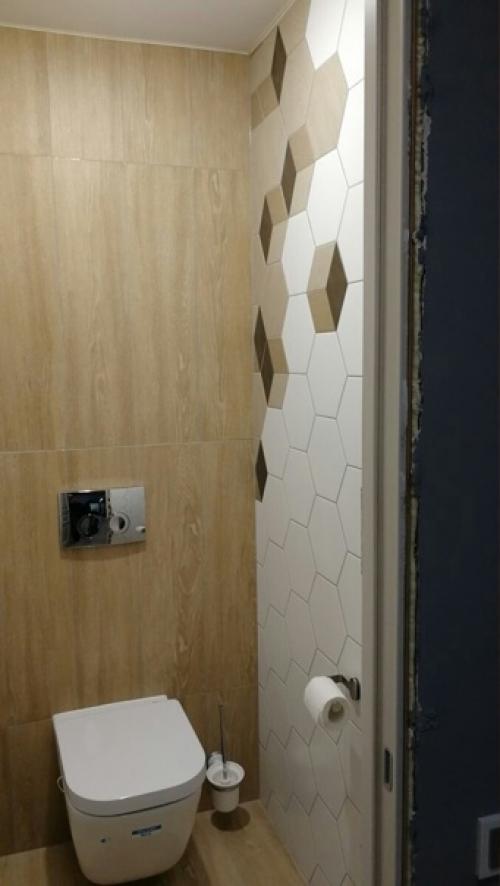 Ну вы только посмотрите, какое крутое решение было найдено для маленькой стандартной ванной комнаты! 07