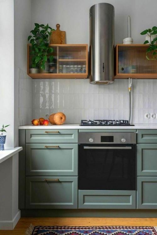 Спокойный интерьер двушки в сталинке от архитектора для себя.

