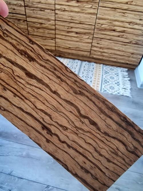 Стул пережил переезд в чемодане, вписался в интерьер, как родной. 02