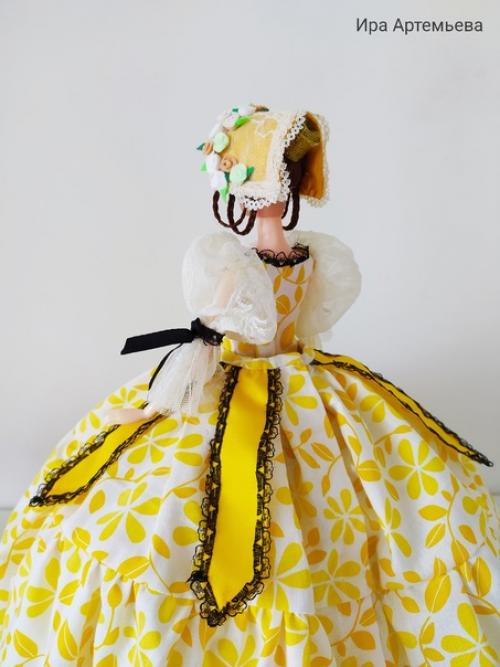 Кукла - грелка на чайник - традиционное русское украшение стола и интерьера гостиной. 02