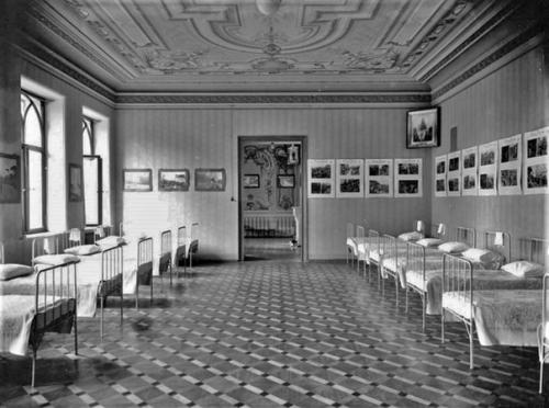 Интерьеры Дома Инвалидов и Сирот Великой Войны - госпиталя для больных и раненых воинов первой мировой войны (г. Вятка, 1915 г. ). 09