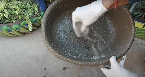 Красивый декор с помощью старого тазика. 03