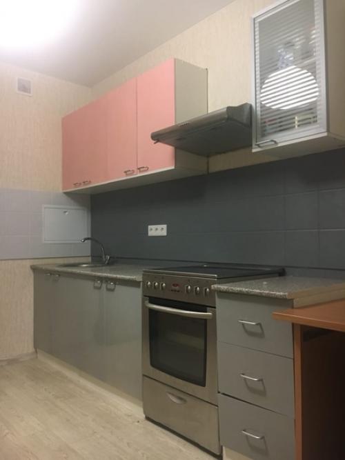 Купили квартиру, кухня досталась от прошлых хозяев. 02