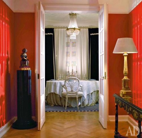 Астория.  Сто пять лет назад открылась гостиница, биография которой повторила все изгибы истории турбулентного ХХ века. 09