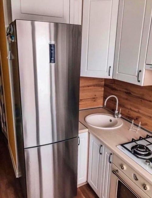 Простая и лаконичная кухня в типовой планировке, которая в свои 5 кв. 01