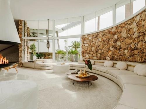 Дом, в котором Элвис Пресли провёл медовый месяц - теперь с обновлённым интерьером. 04