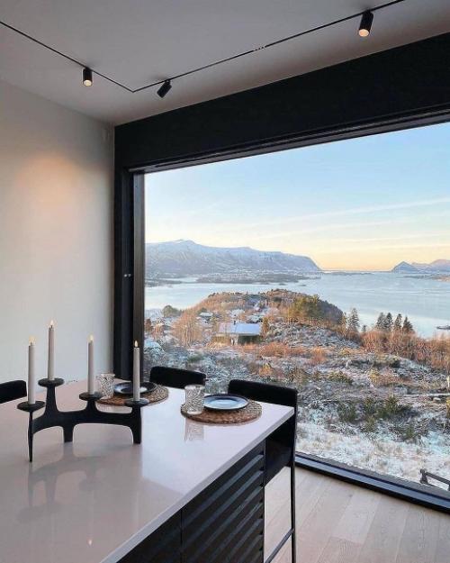 Современный интерьер загородного дома с невероятным Видом. 08