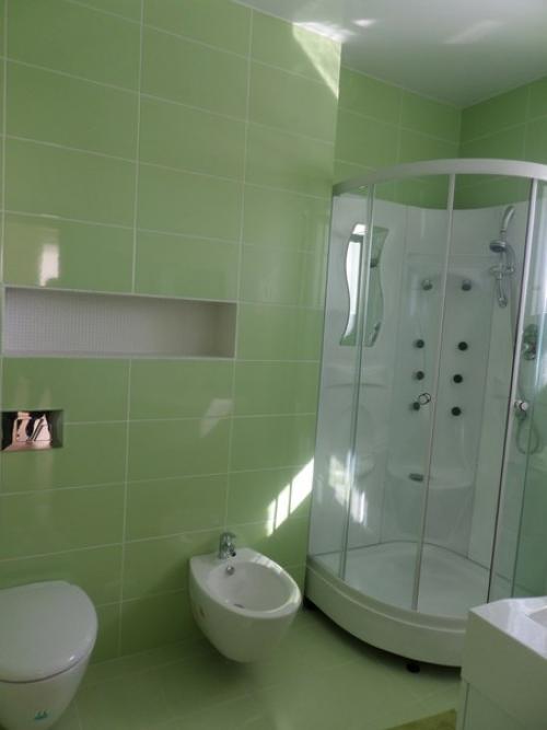 Омск.  Мы предлагаем купить эксклюзивный коттедж в усть - заостровке. 06