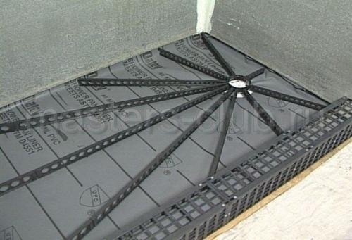 Мы устанавливаем трапы в душе. 04