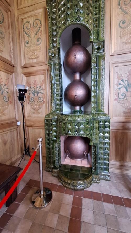 Гродно.   Узкие аля - европейские улочки с цветными домами, украшенные цветами. 03