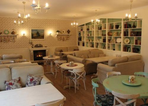 Топ - 5 самых колоритных ресторанов Петербурга. 04