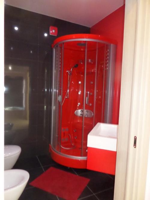 Омск.  Мы предлагаем купить эксклюзивный коттедж в усть - заостровке. 05