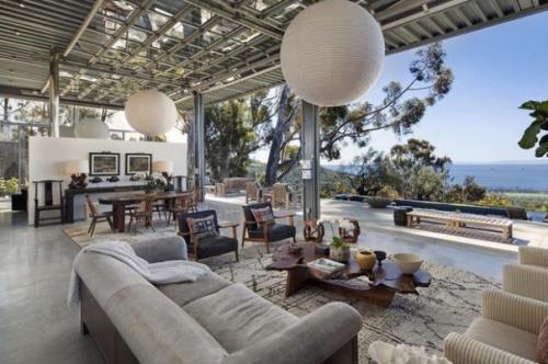 Как сообщают западные источники, Натали портман решилась на очередную крупную покупку. 05