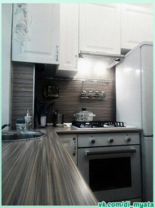 Небольшая кухня. В которой есть всё, что нужно. 06