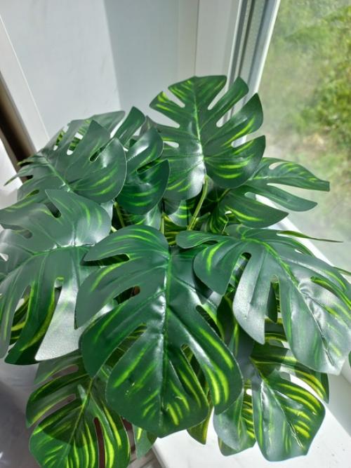 Монстера в кашпо декоративная искусственная. 04