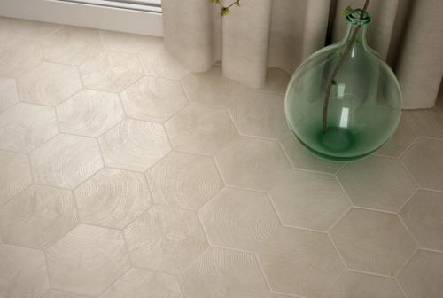 Шестиугольная плитка (гексагональная, Соты) последние пару лет на пике популярности. 06