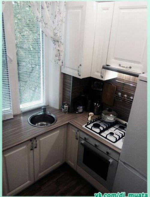 Небольшая кухня. В которой есть всё, что нужно. 03