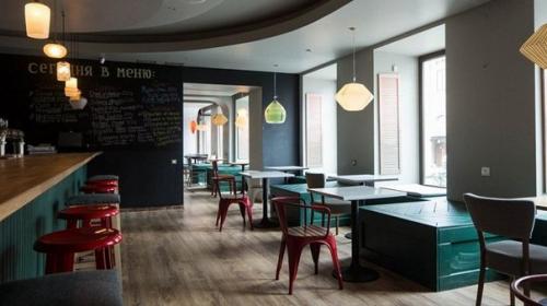 Топ - 5 заведений на садовой улице. 01