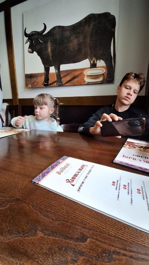 Гродно.   Узкие аля - европейские улочки с цветными домами, украшенные цветами. 07