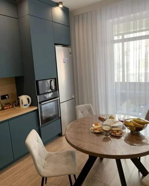 Трехкомнатная квартира, потолки 3 метра, ремонт окончен недавно. 03