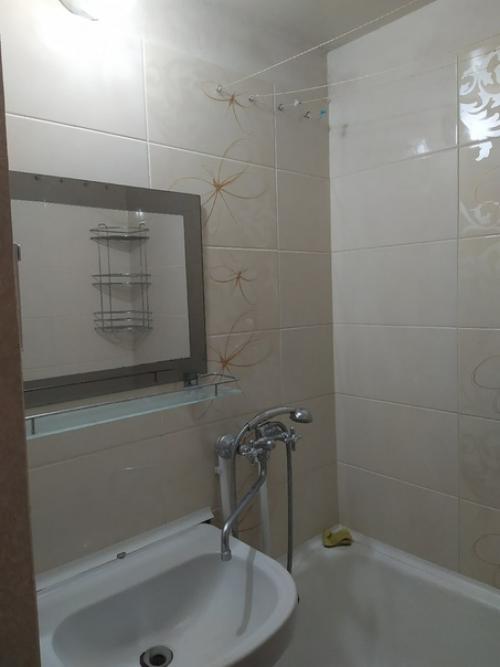 Облагородил ванную комнату родителям. 03