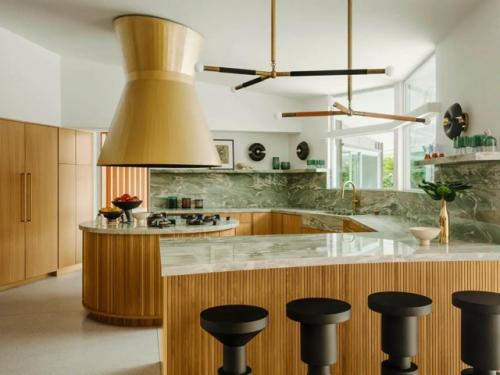 Дом, в котором Элвис Пресли провёл медовый месяц - теперь с обновлённым интерьером. 07