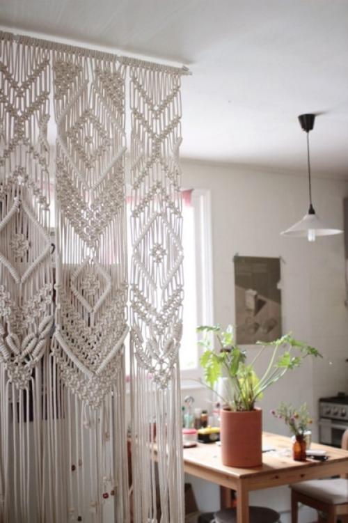 Как ни крути, а макраме было и остаётся одним из самых актуальных трендов в интерьере. 03