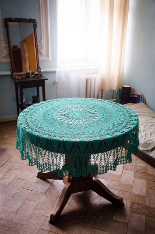 Мы все так к белым или молочным скатертям привыкли. 04