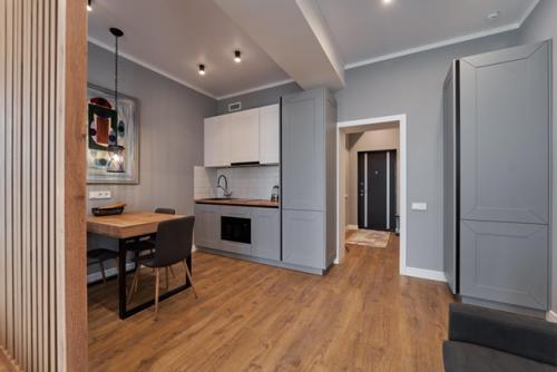 Интерьер курортной студии 36 кв. 02