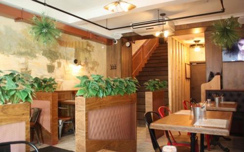 Топ - 5 заведений на садовой улице. 04