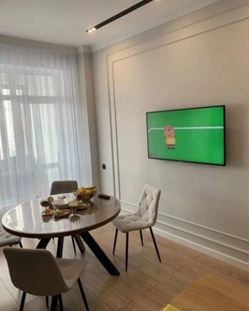 Трехкомнатная квартира, потолки 3 метра, ремонт окончен недавно. 02