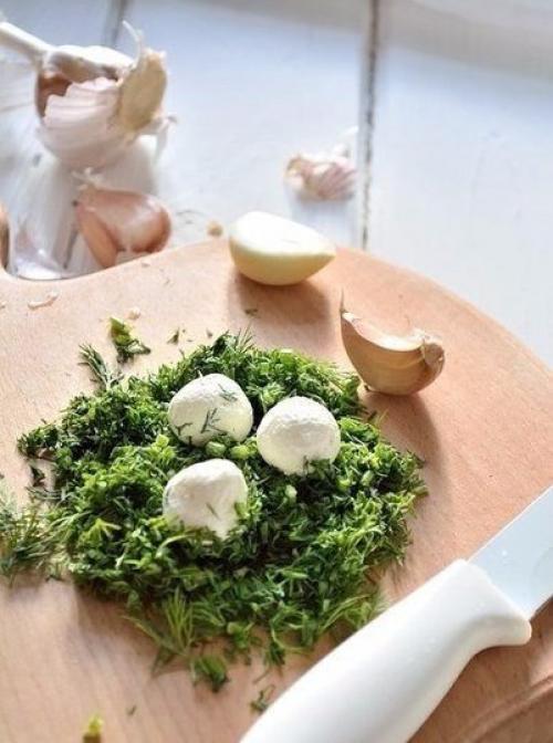 Смешав кефир со сметаной, через два дня. 01