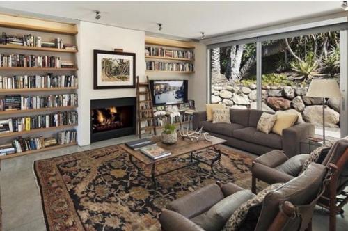 Как сообщают западные источники, Натали портман решилась на очередную крупную покупку. 03