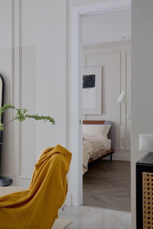 Светлая квартира в парижском стиле: элегантность для современной жизни. 04