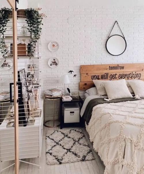 Мы начинаем день с обзора прекрасного светлого дома в скандинавском стиле. 03