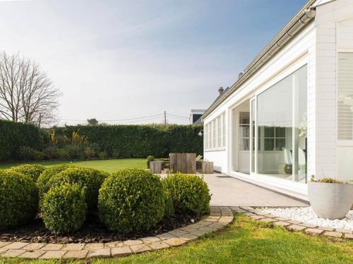 Современный особняк в Бельгии за 1 600 000 $. 01