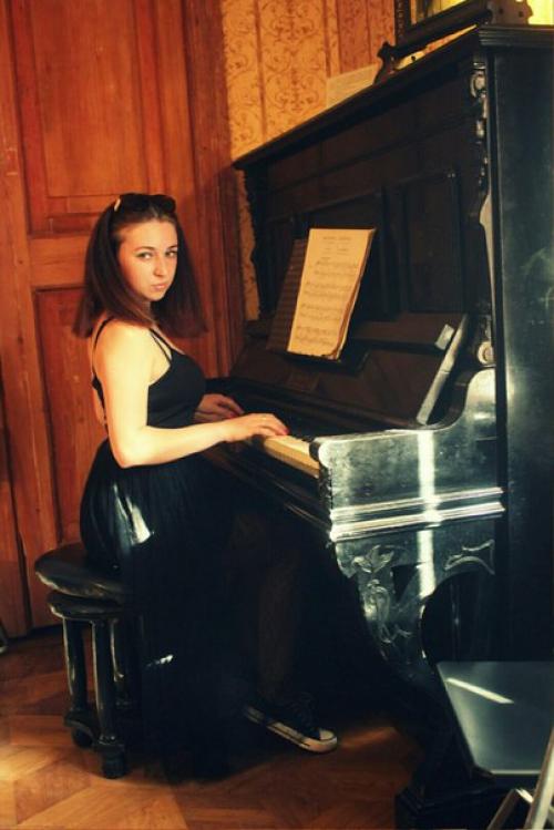 Я со своим готичным образом хорошо вписалась в интерьер булгаковской квартиры.  