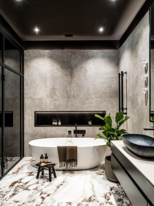 Современный интерьер с элементами исторического стиля в квартире сталинского дома, построенного в 1952 году. 09