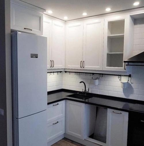 Небольшая кухня. Современная. 02