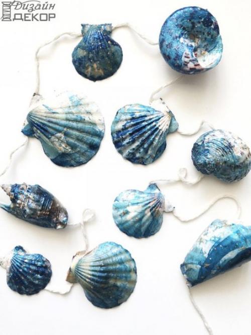 Очень красивые гирлянды из ракушек, покрытых лаком для ногтей и золотыми блестками. 03