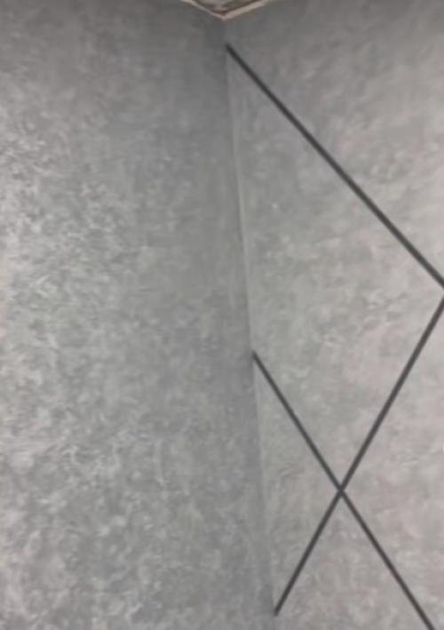 В том случае, если вы стремитесь добавить динамики в интерьер квартиры или дома, остановитесь на эффектном дизайнерском решении. 05