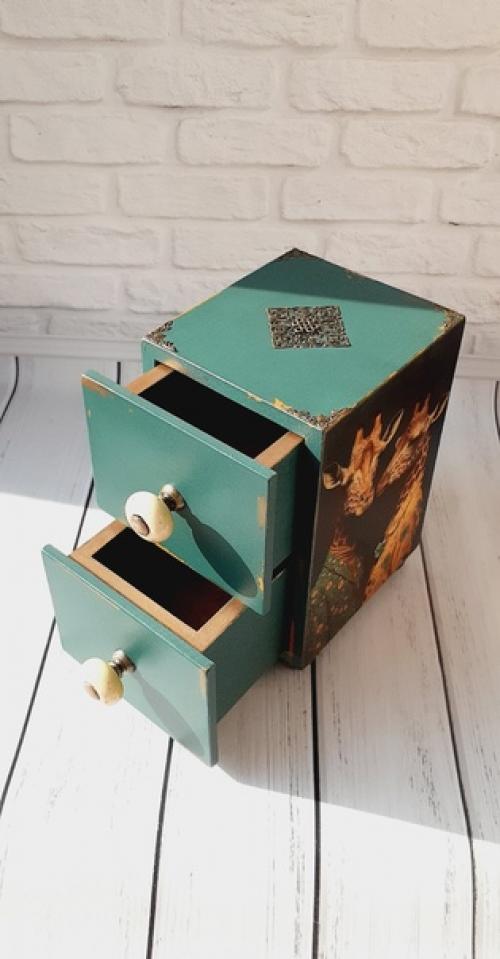 Мини комодик Модные Жирафы отличным дополнением вашему интерьерустанет. 03