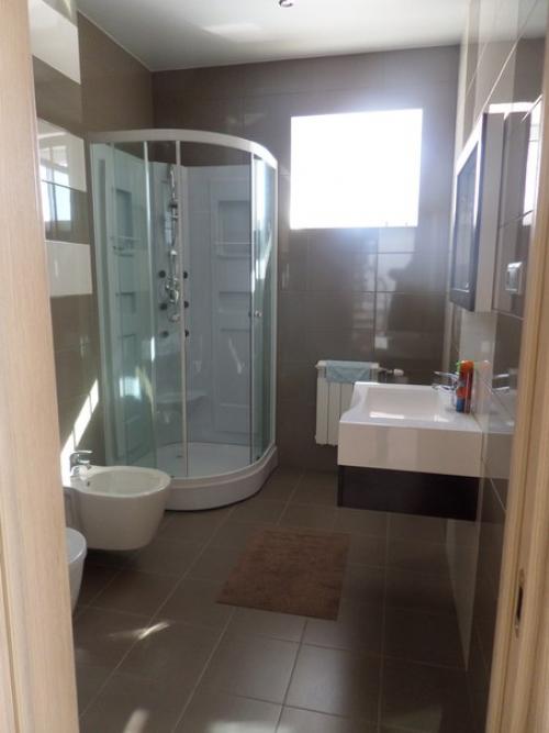 Омск.  Мы предлагаем купить эксклюзивный коттедж в усть - заостровке. 03