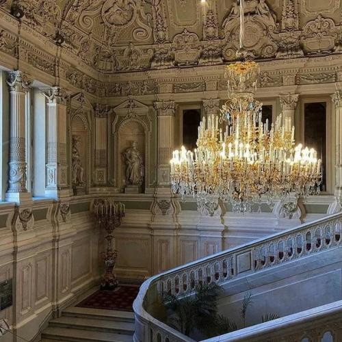 27 июня 1754 года императрица Елизавета Петровна утвердила проект зимнего дворца. 06