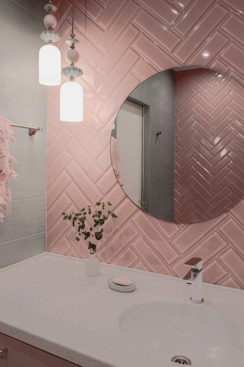 Дизайнеры небольшую квартиру для молодой девушки оформили. 08