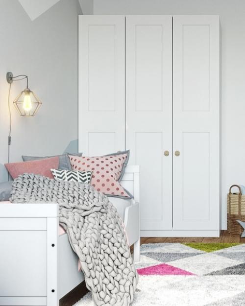 Пока детишки маленькие и нет особой необходимости в выделении отдельного пространства каждому - вполне допустимо пожить вместе. 02