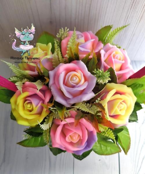 На какое событие можно подарить букет из мыла? 01