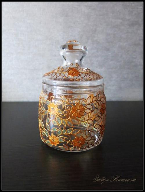 Золотая баночка?  Для сыпучих продуктов (чай, кофе, сахар) или же мелких конфет. 01